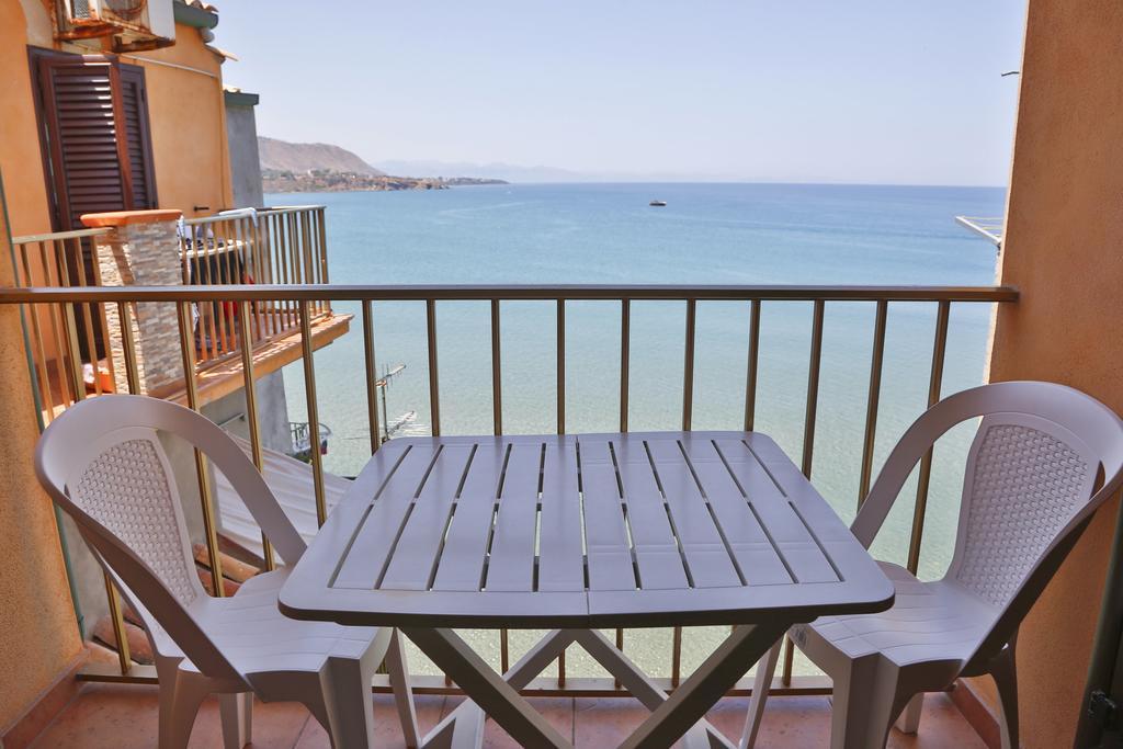 Appartamento con 1 Camera da Letto, Balcone e Vista Mare