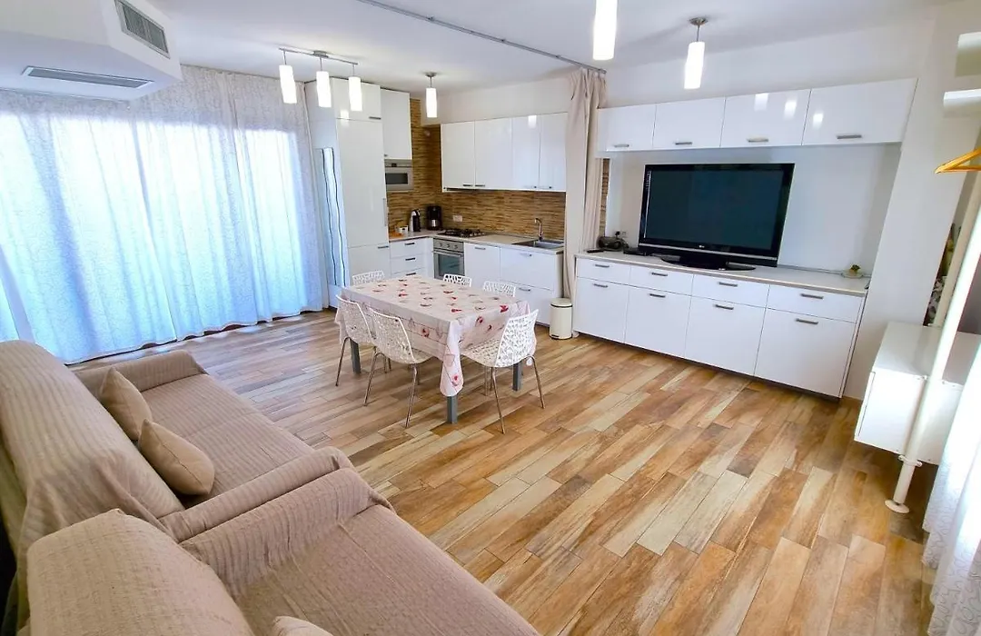Royal Sea House-1