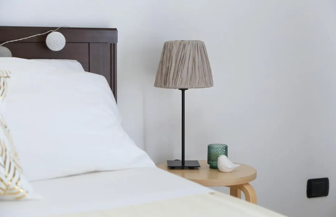 Coastal Seaview Suite & Central Balcony Street View Studio-1
