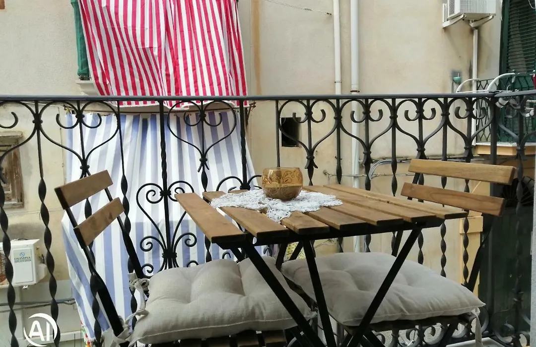 Casa dei Normanni RUGGERO-1