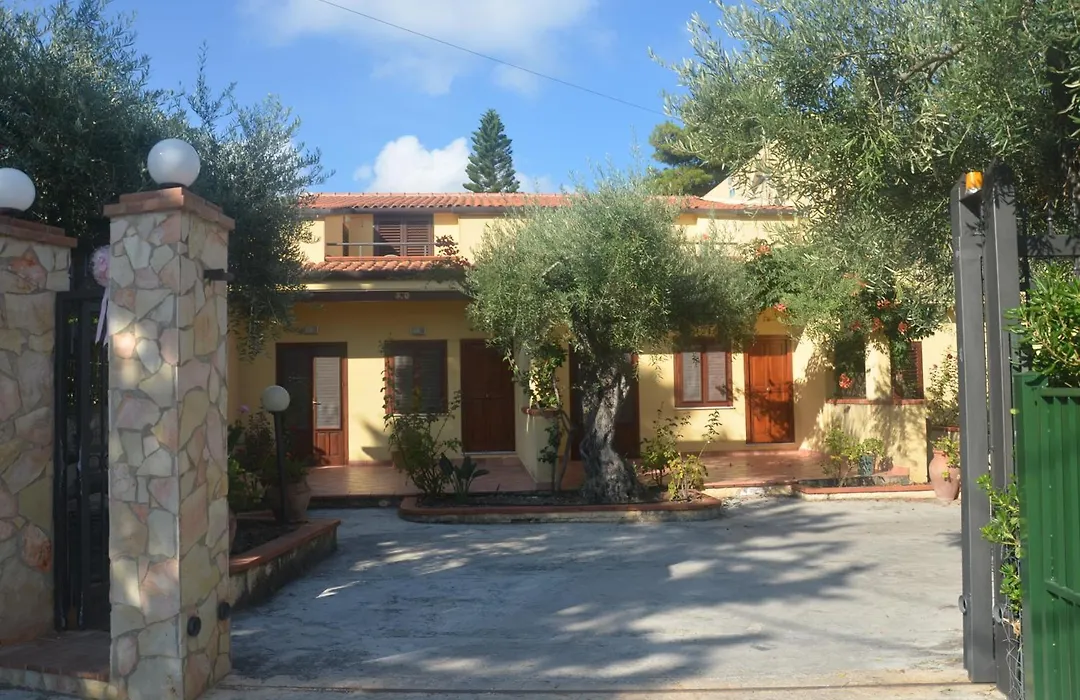 Cefalu Holiday Apartments-1