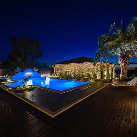 Donna Carolina Luxury Rooms-3