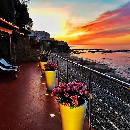 Brezza Marina Guesthouse-2